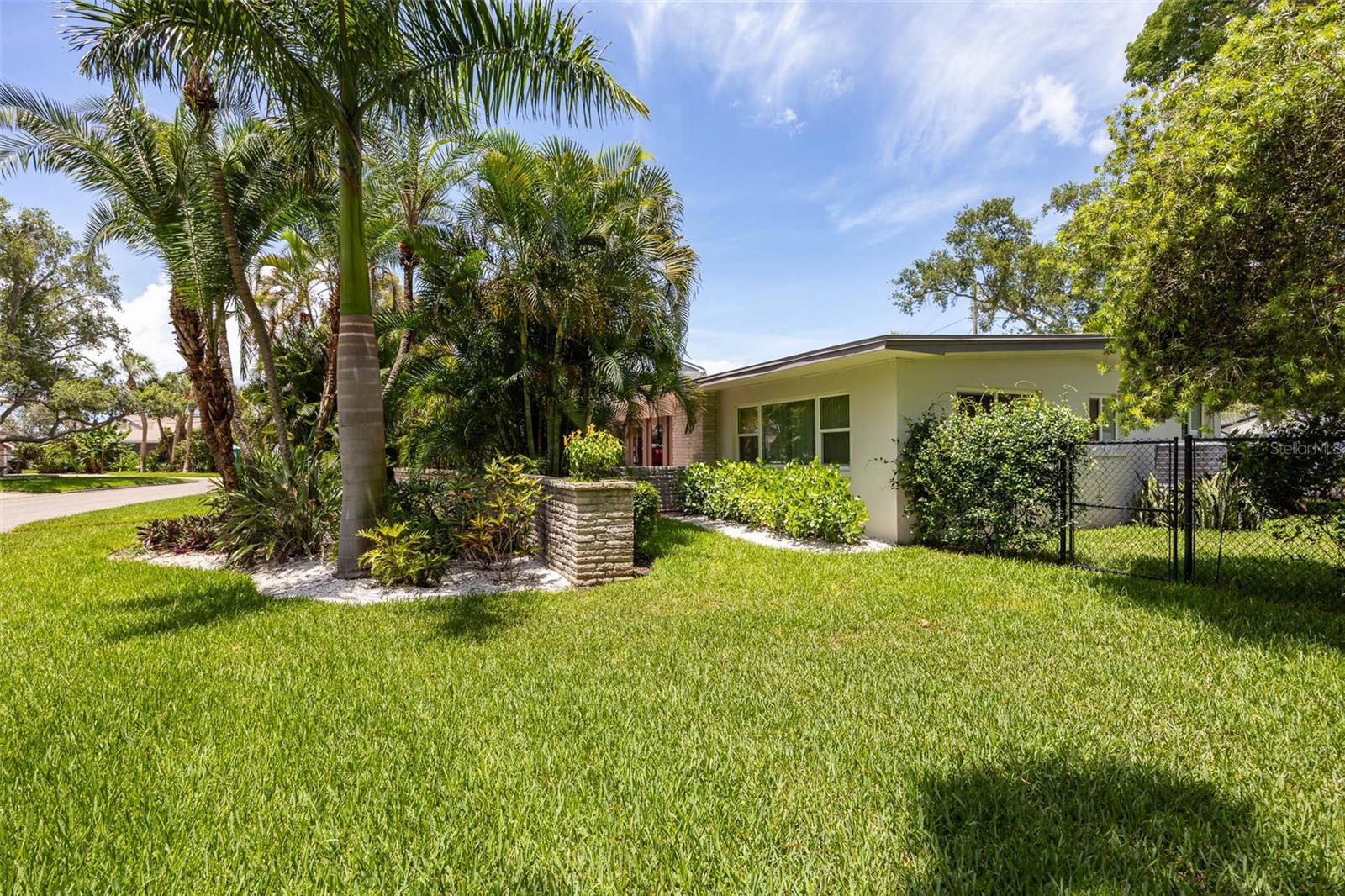BAHAMA BEACH REP - Residential