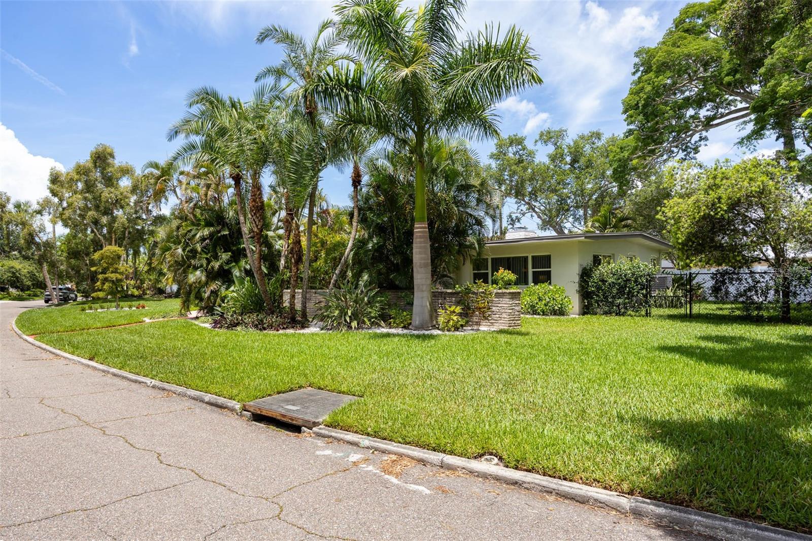 BAHAMA BEACH REP - Residential