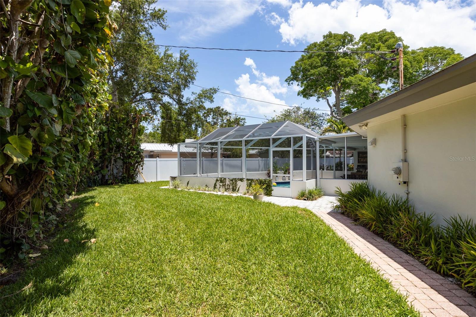 BAHAMA BEACH REP - Residential
