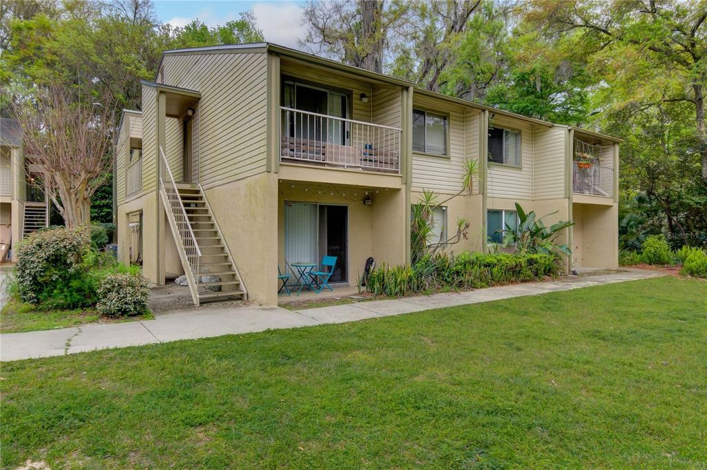 Photo of 1015 SW 9th Street #D22, Gainesville, FL 32601 (MLS # GC538021)