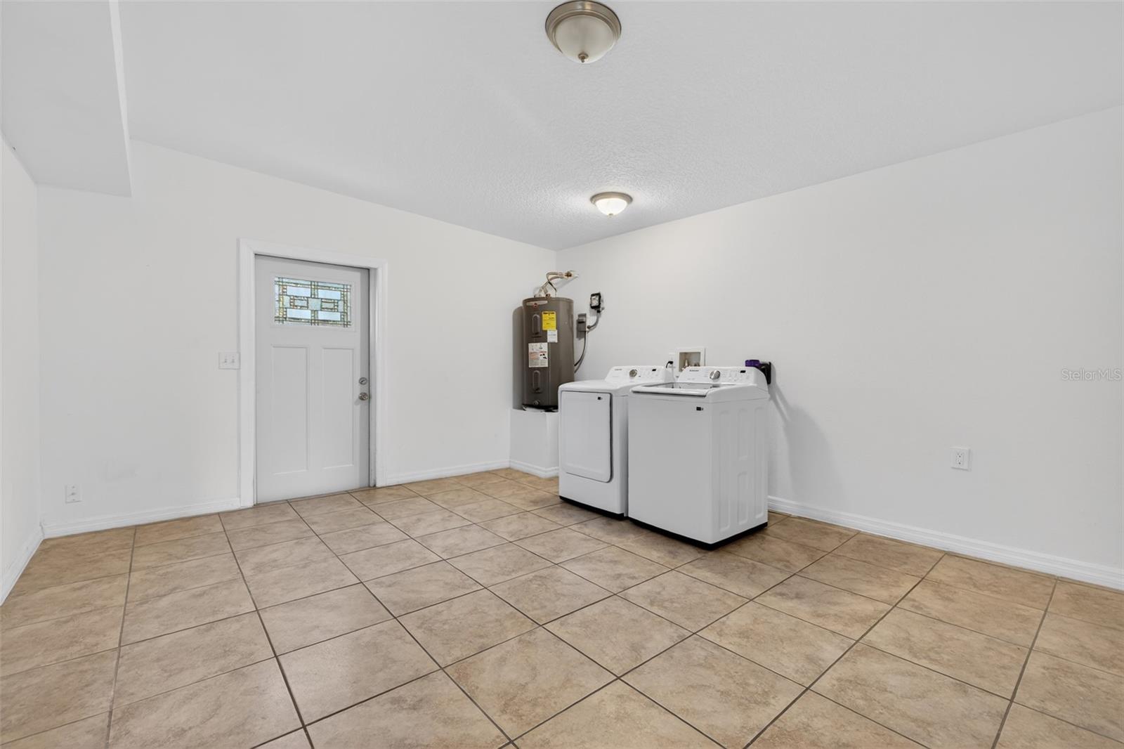 ROSEBURY PARK - Commercial Sale