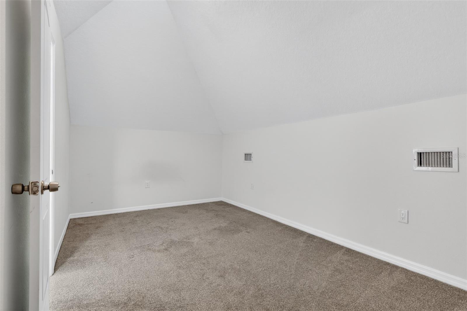 ROSEBURY PARK - Commercial Sale