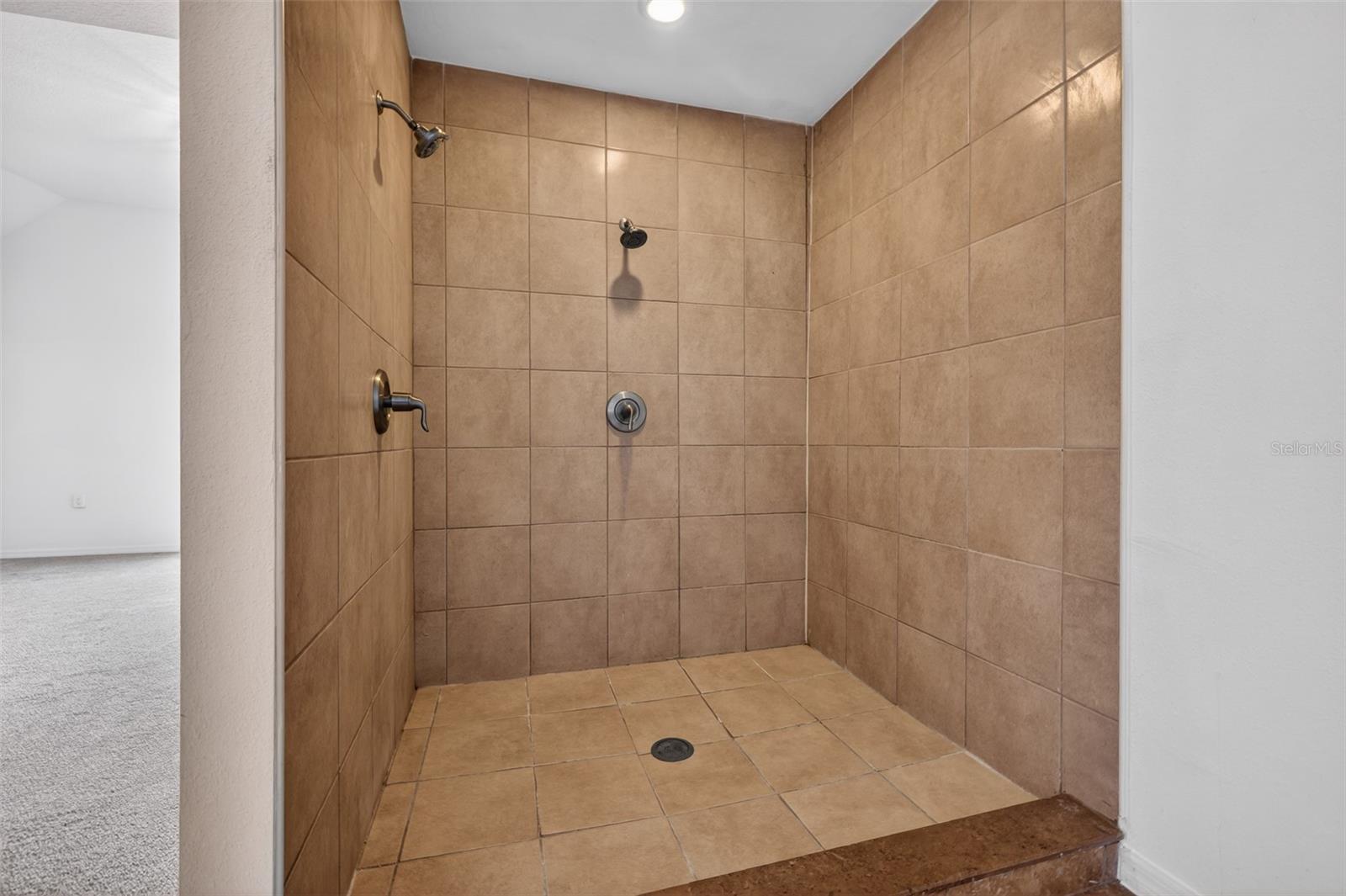 ROSEBURY PARK - Commercial Sale