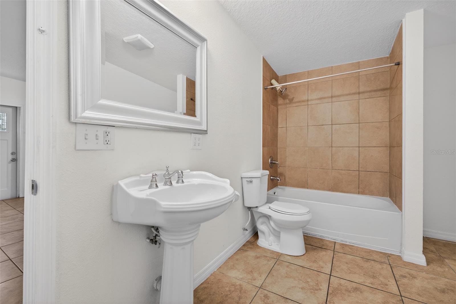 ROSEBURY PARK - Commercial Sale