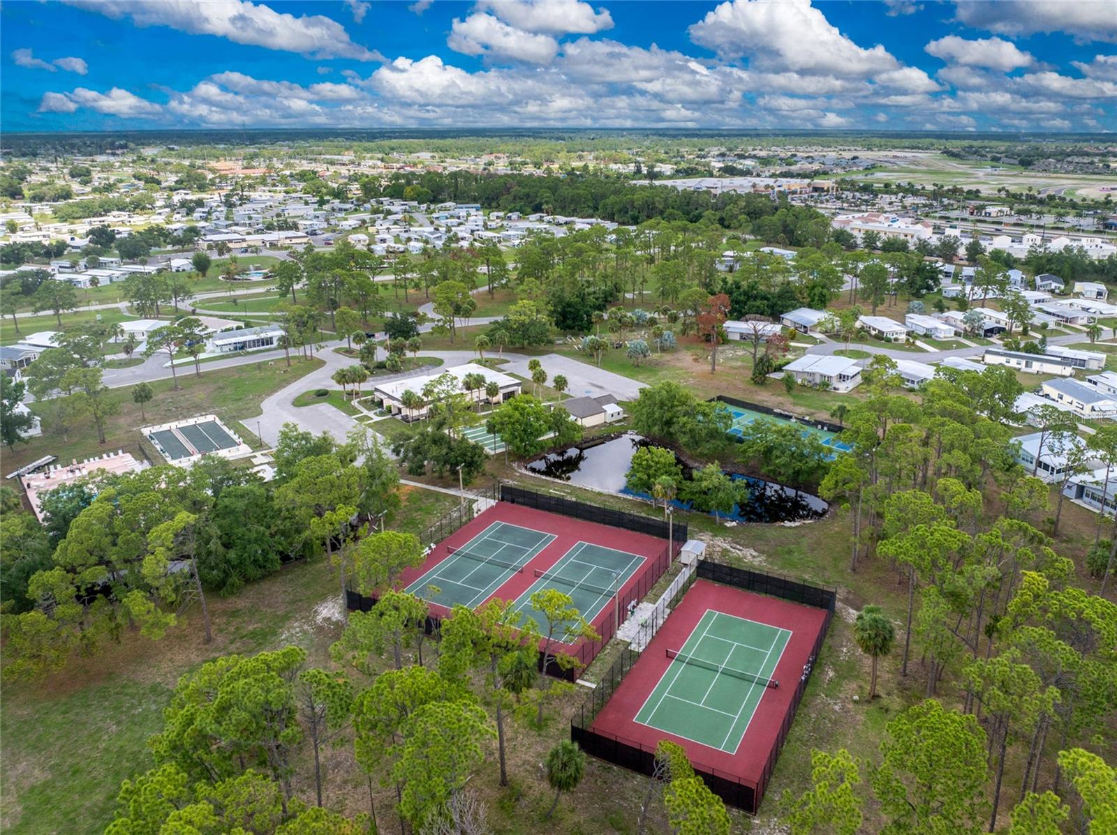 HOLIDAY PARK - Residential
