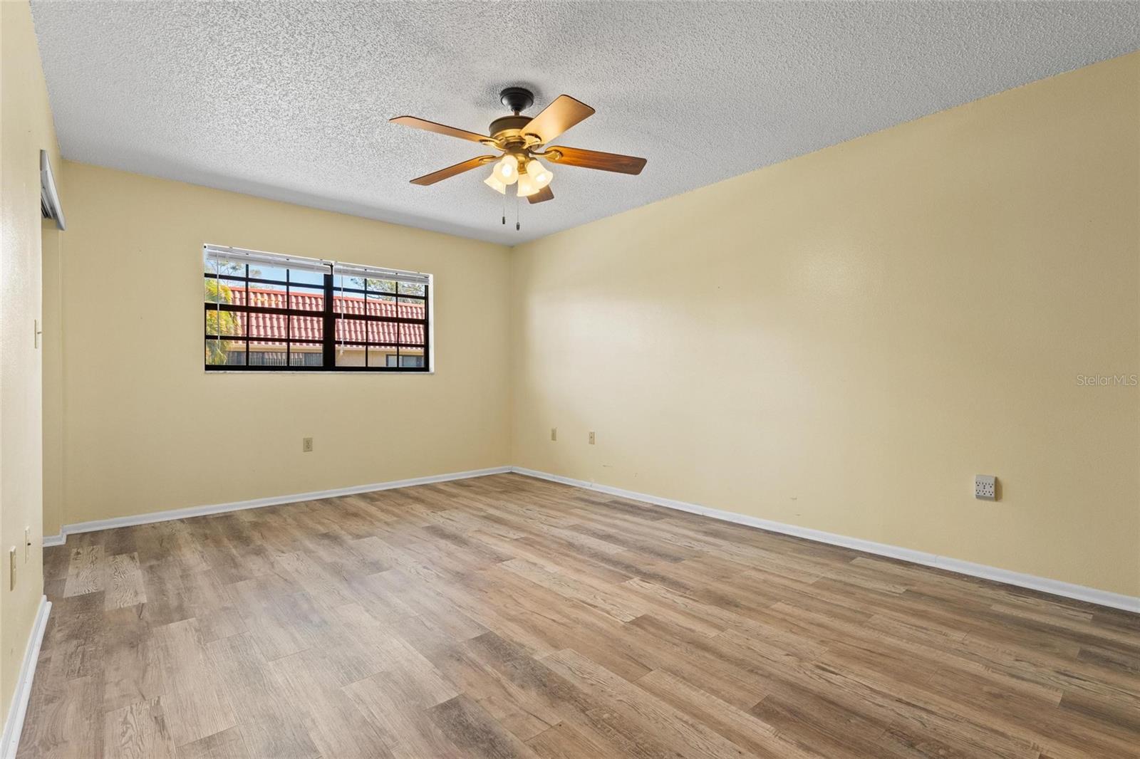 IMPERIAL COVE 12 - Residential