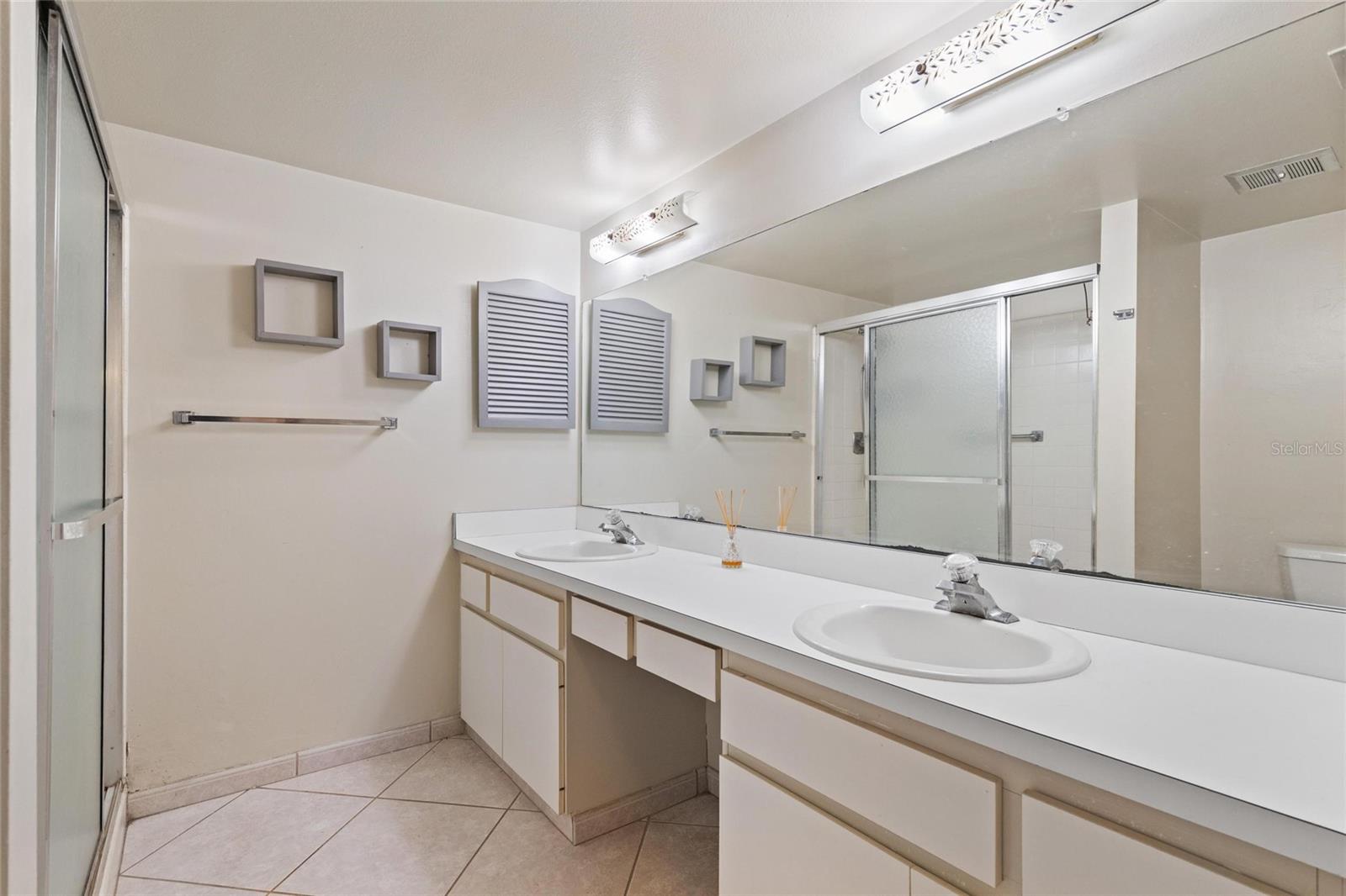 IMPERIAL COVE 12 - Residential