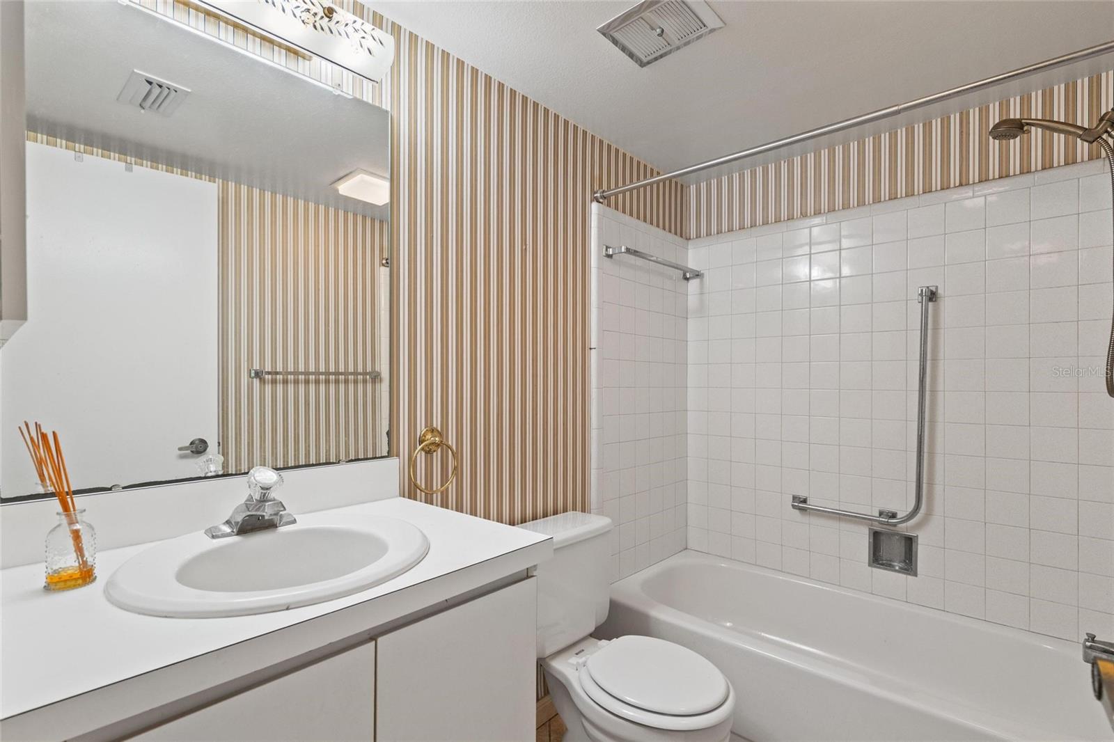 IMPERIAL COVE 12 - Residential