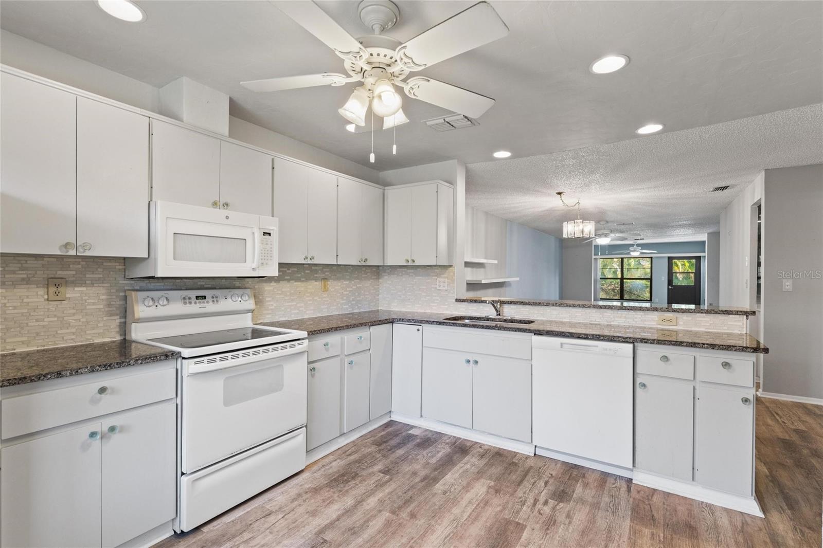 IMPERIAL COVE 12 - Residential