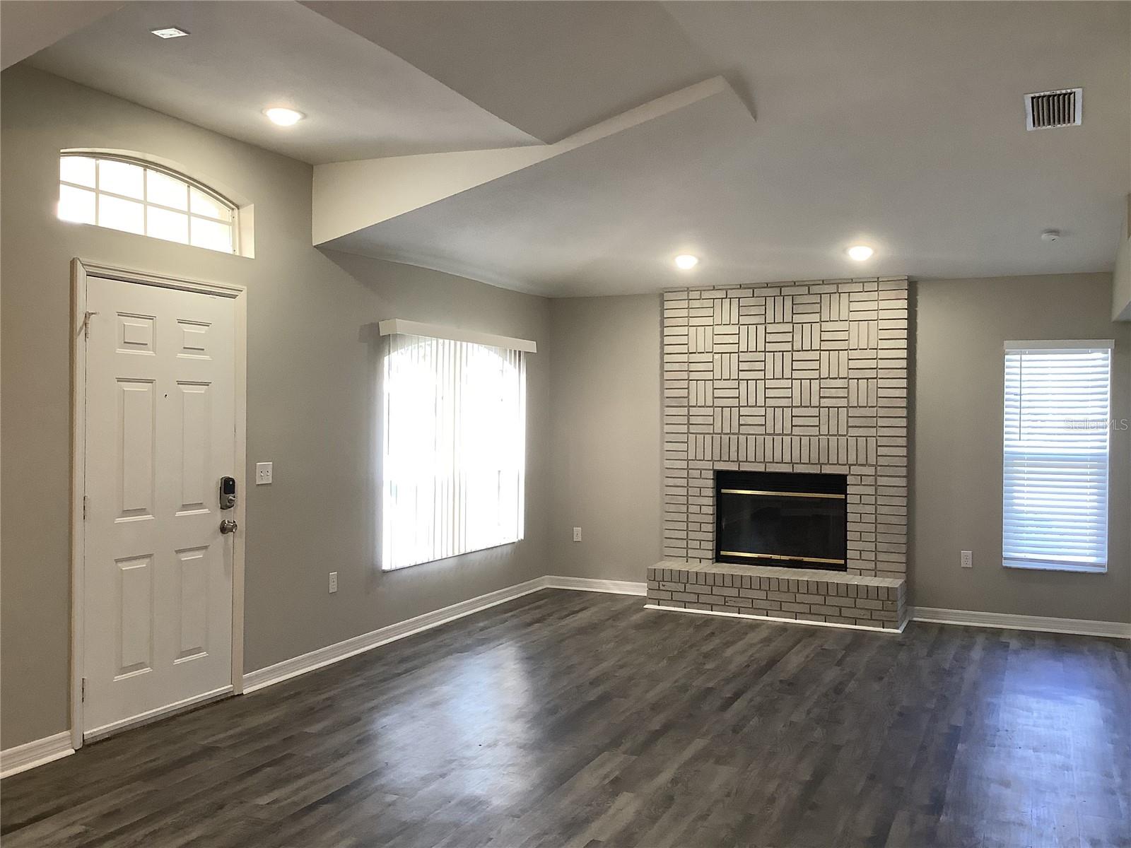 BUCKHORN FOURTH ADD UNIT - Residential Lease