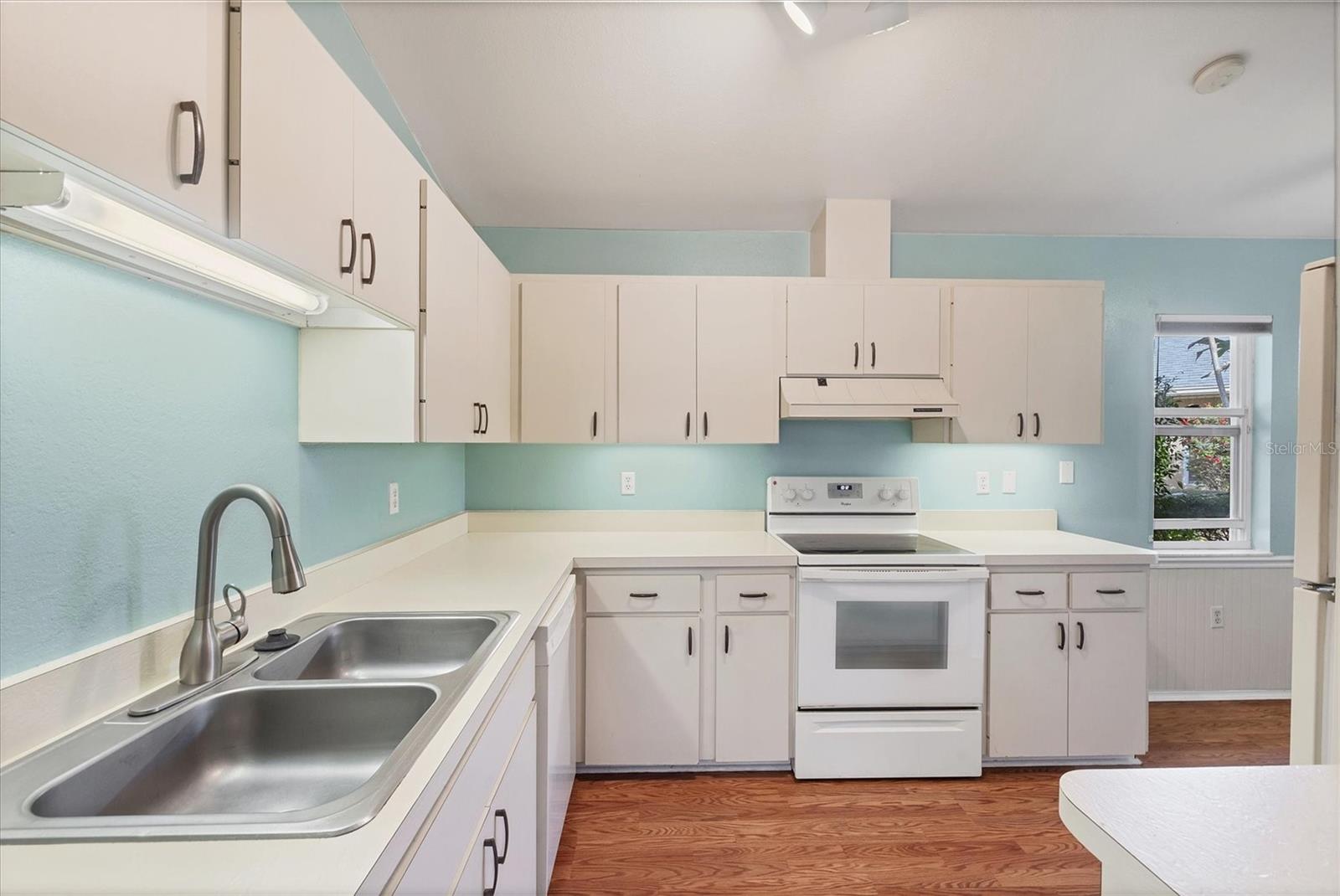 CHARTLEY COURT - Residential