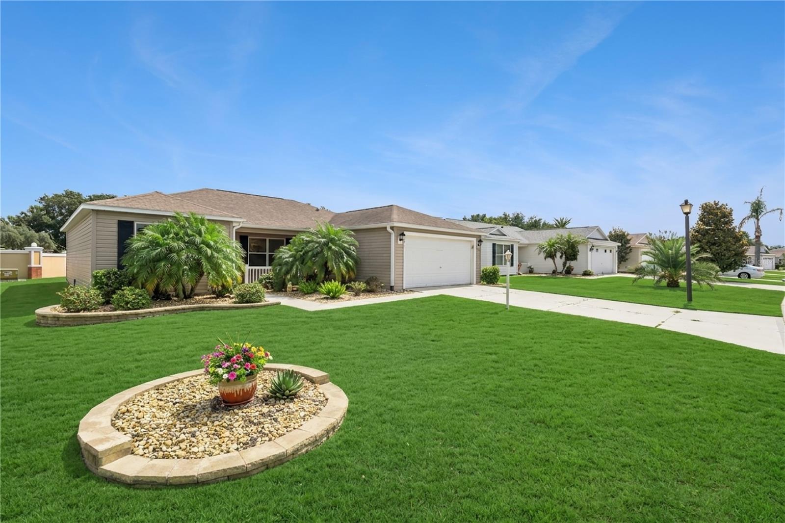 1575 HOLLYBERRY PLACE