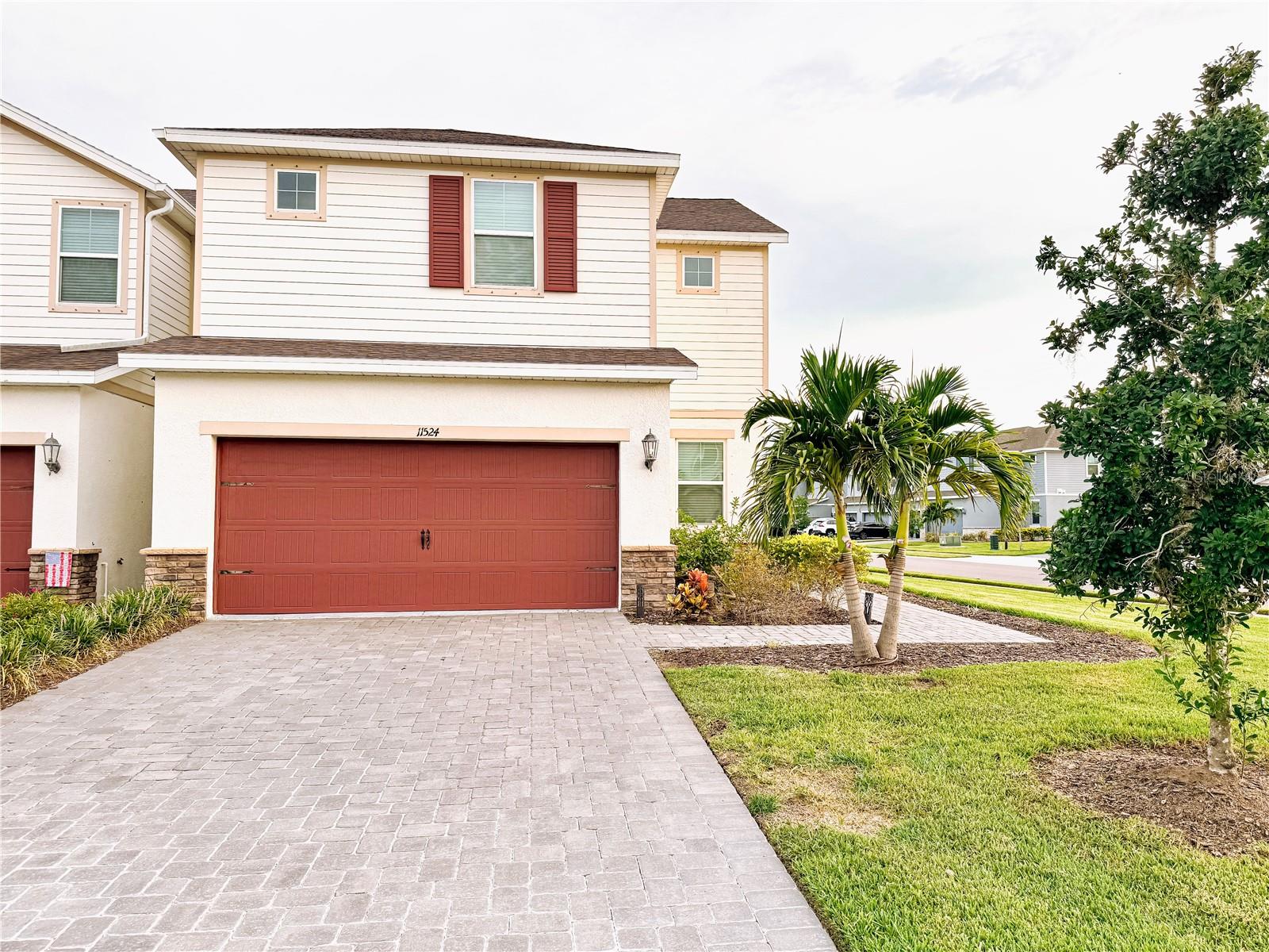 Lakewood Ranch Living at Its Best – Gorgeous End-Unit Townhome in Gated Woodleaf Hammock!
Welcome to Woodleaf Hammock, an exclusive gated community in Lakewood Ranch where luxury meets convenience. This spacious 2,100 sq. ft. end-unit townhome offers modern style, smart design, and resort-style amenities in one of the area’s most sought-after locations.
Step inside to a bright and airy open-concept living area, perfect for relaxing or entertaining. The kitchen features crisp white cabinetry, sleek granite countertops, a large kitchen island, and a single-basin sink—all designed for both functionality and elegance. A convenient powder room is located on the main level for guests.
Enjoy the privacy and ease of a first-floor primary suite, complete with an ensuite bathroom and spacious layout. Upstairs offers two generously sized bedrooms, a versatile loft, and a second full bathroom—ideal for family, guests, or a home office setup.
Additional features include: Screened-in lanai with peaceful lake views, Two-car garage with EV charger hookup, In-unit washer and dryer (downstairs), Spray foam insulation for energy efficiency and improved air quality, Pet-friendly rental with lawn maintenance included!
Residents of Woodleaf Hammock enjoy an unbeatable list of amenities: Resort-style pool, Pickleball courts, Playground with swings, Two dog parks, Plenty of guest parking
All of this within minutes of Publix, top-rated schools, dining, shopping, medical facilities, and just 10 minutes to I-75 for an easy commute to Sarasota, St. Pete, and Tampa.