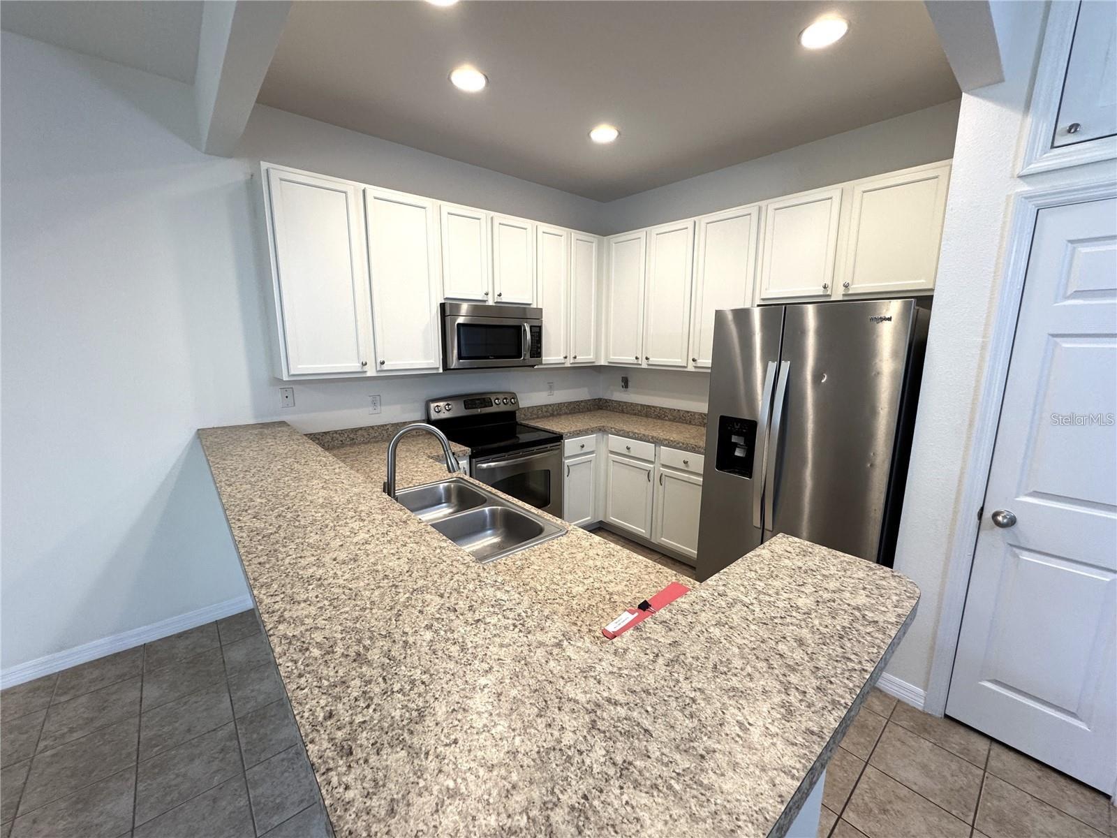 SAWGRASS VILLAGE - Residential Lease