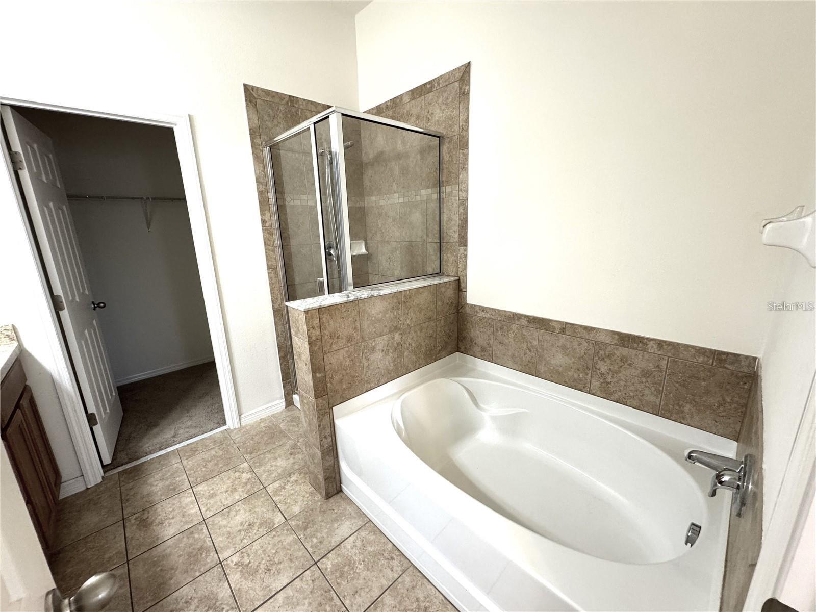 SAWGRASS VILLAGE - Residential Lease