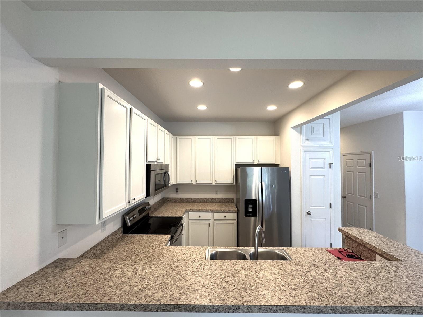 SAWGRASS VILLAGE - Residential Lease