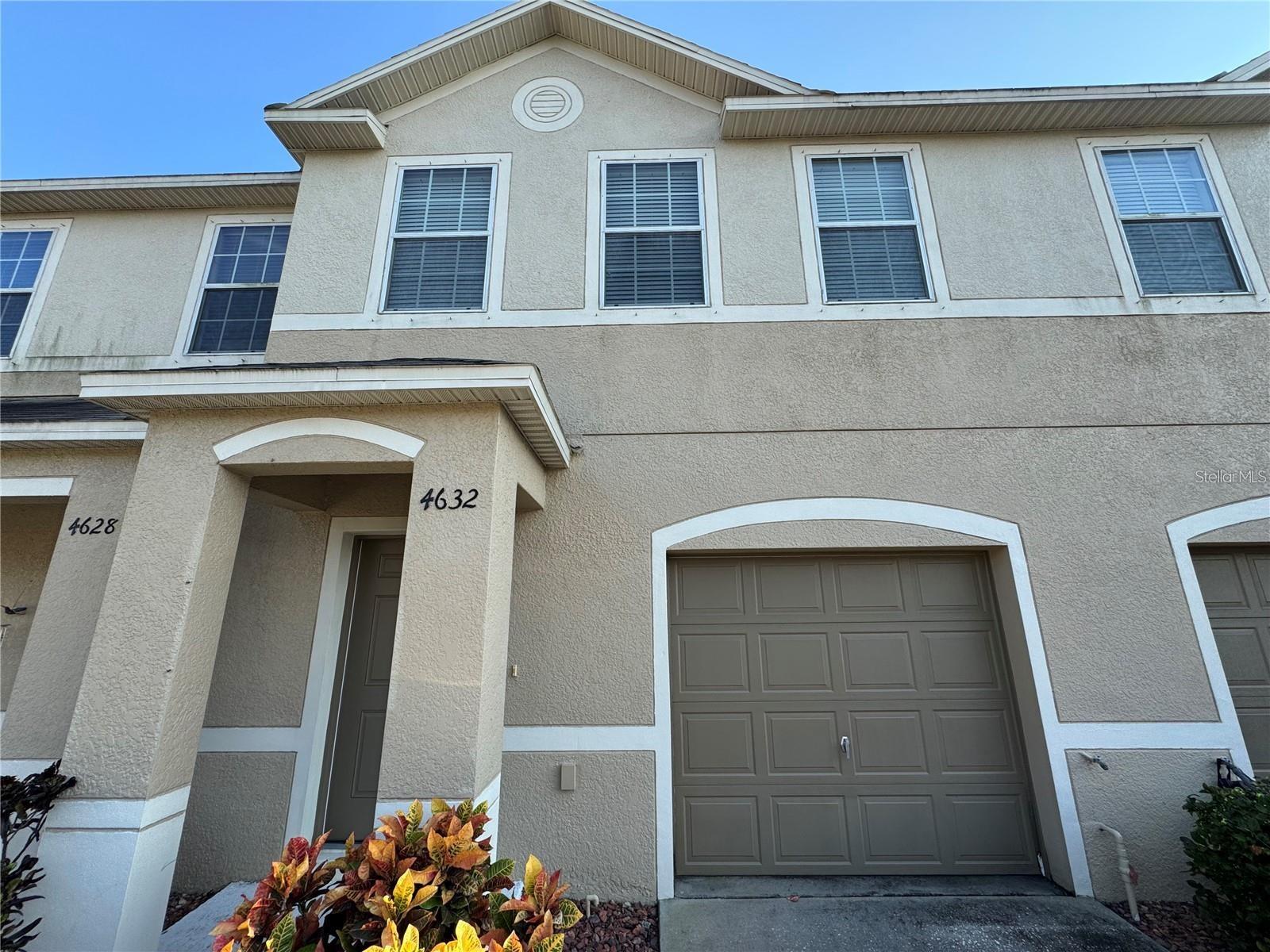SAWGRASS VILLAGE - Residential Lease