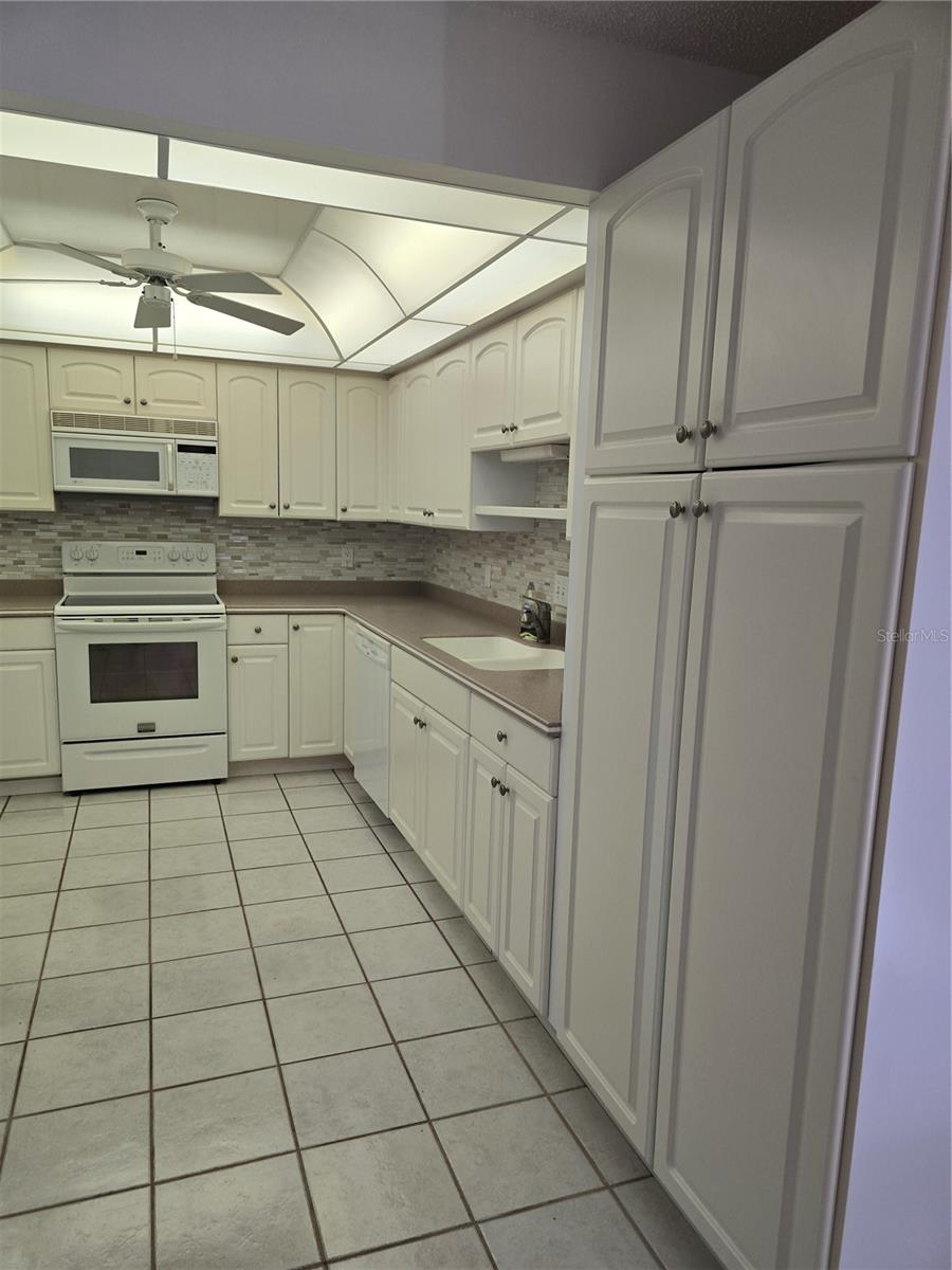 LOVERS OAK CONDO - Residential