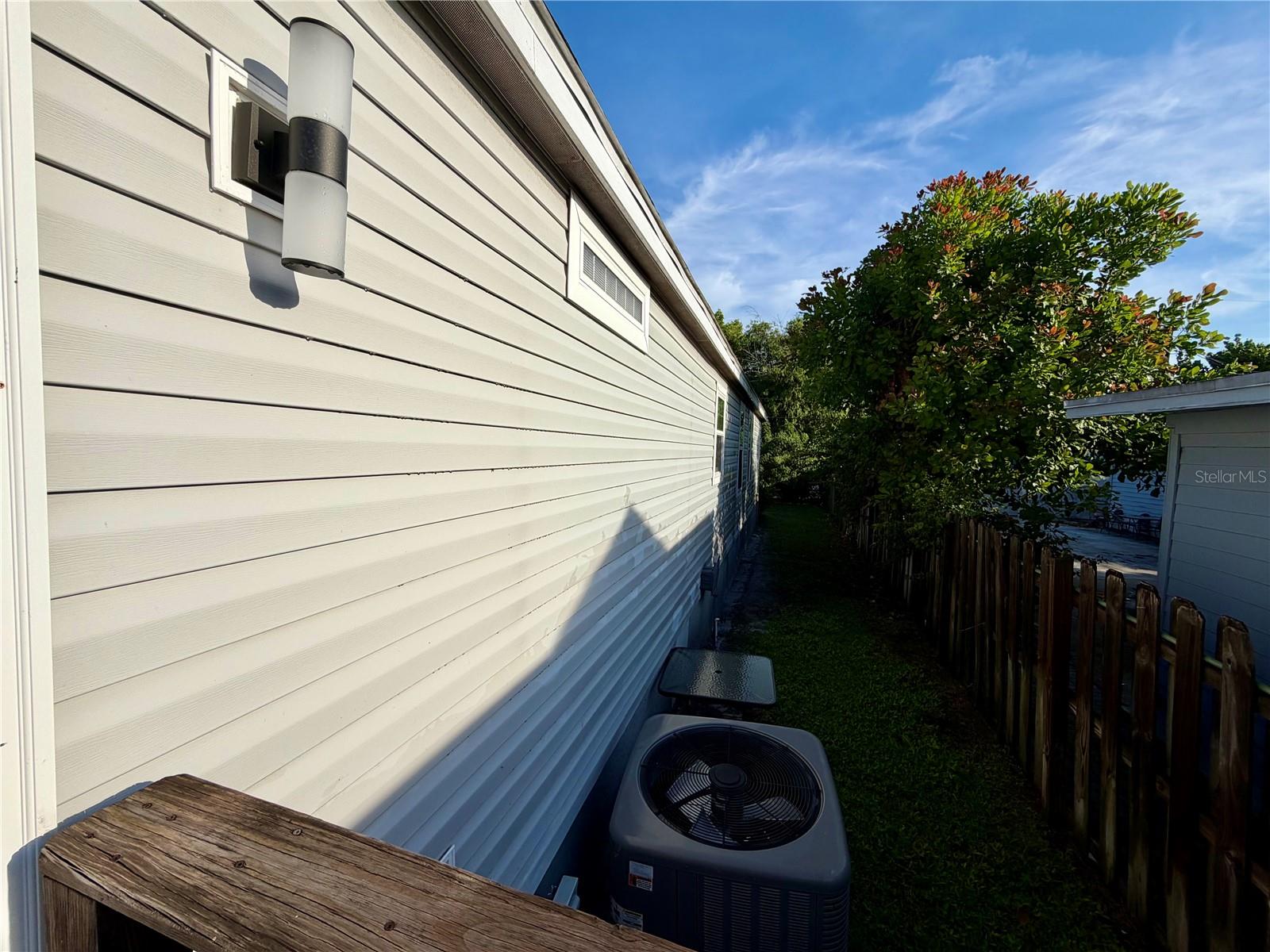 755 RIDGEWOOD RD