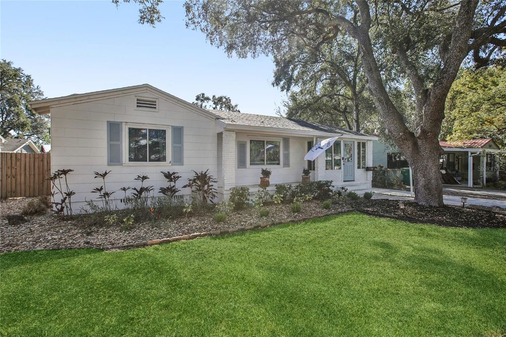 Photo of 204 W Powhatan Avenue, Tampa, FL 33604 (MLS # TB8463913)