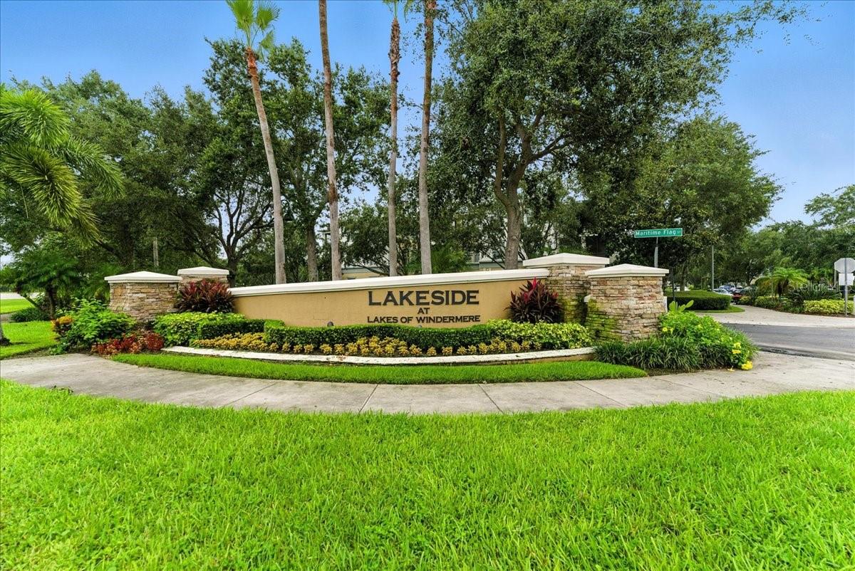 LAKESIDE VILLAS - Residential