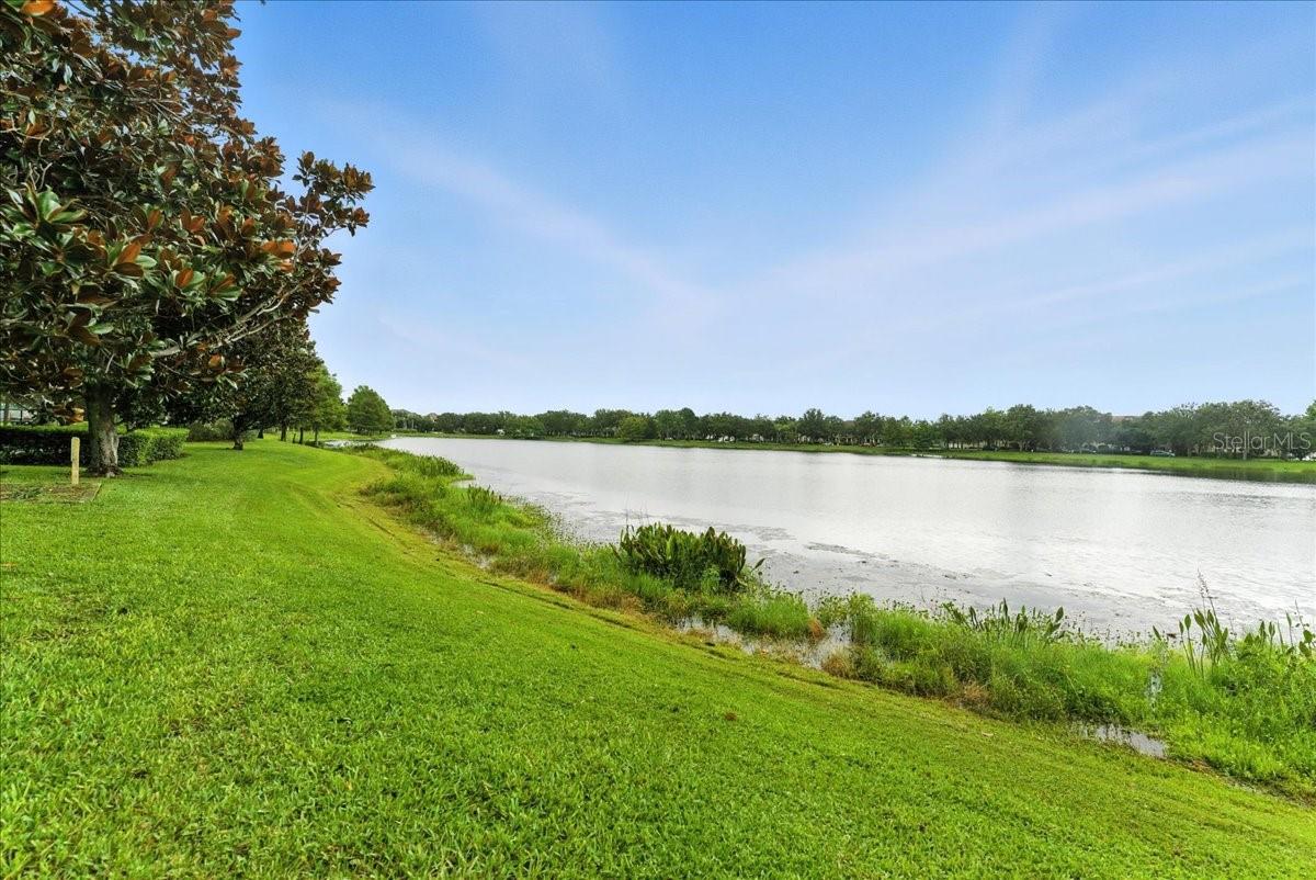 LAKESIDE VILLAS - Residential