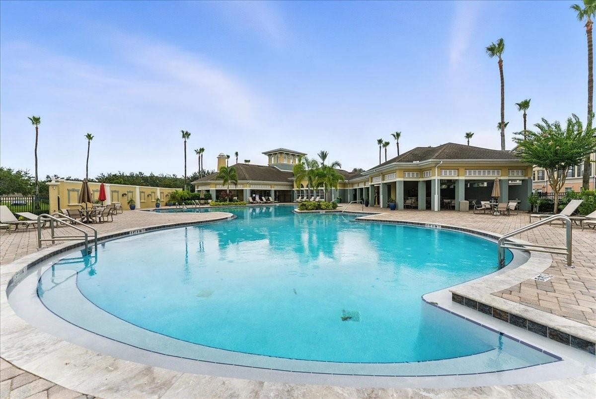 LAKESIDE VILLAS - Residential