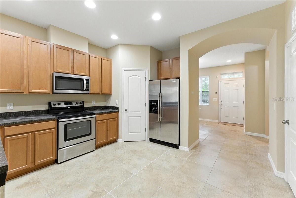 LAKESIDE VILLAS - Residential