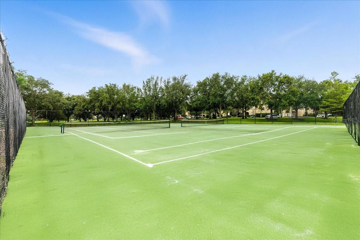 LAKESIDE VILLAS - Residential