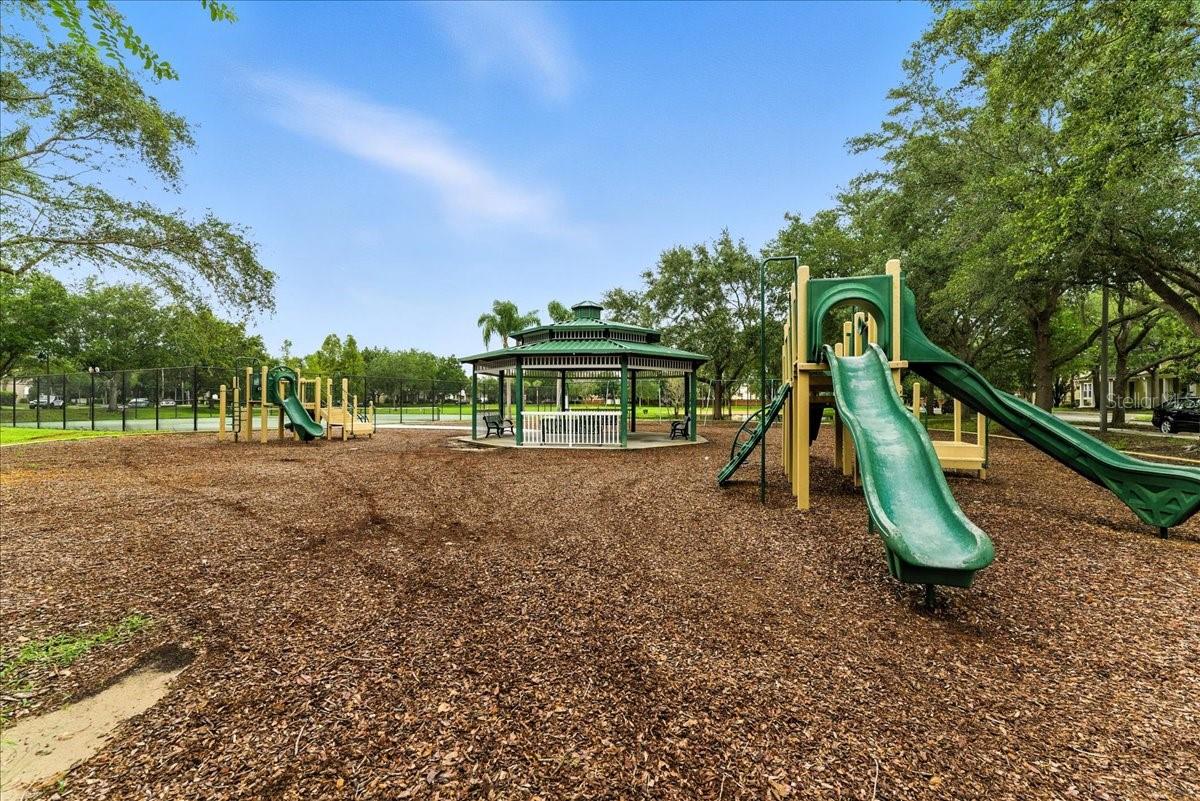 LAKESIDE VILLAS - Residential