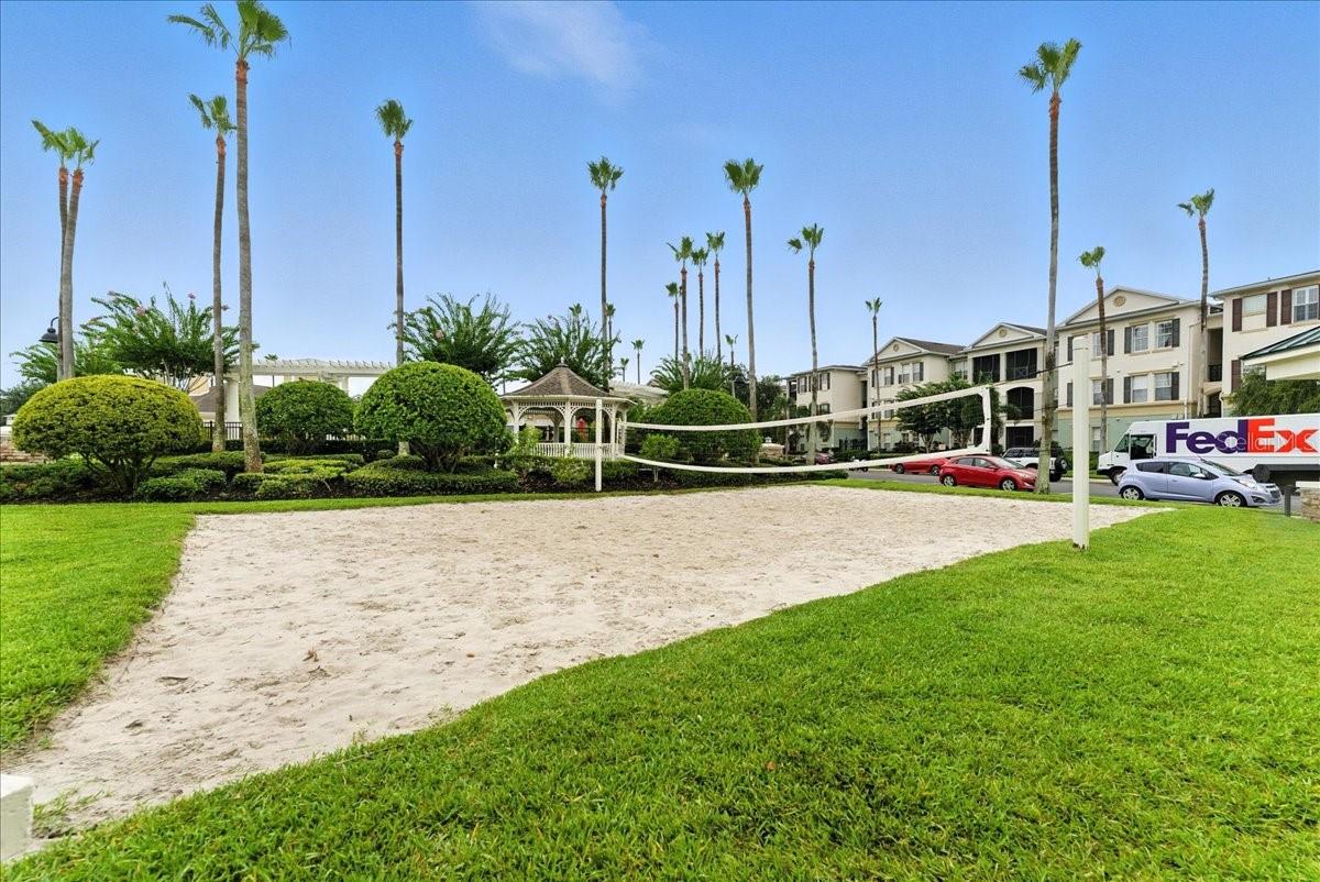 LAKESIDE VILLAS - Residential