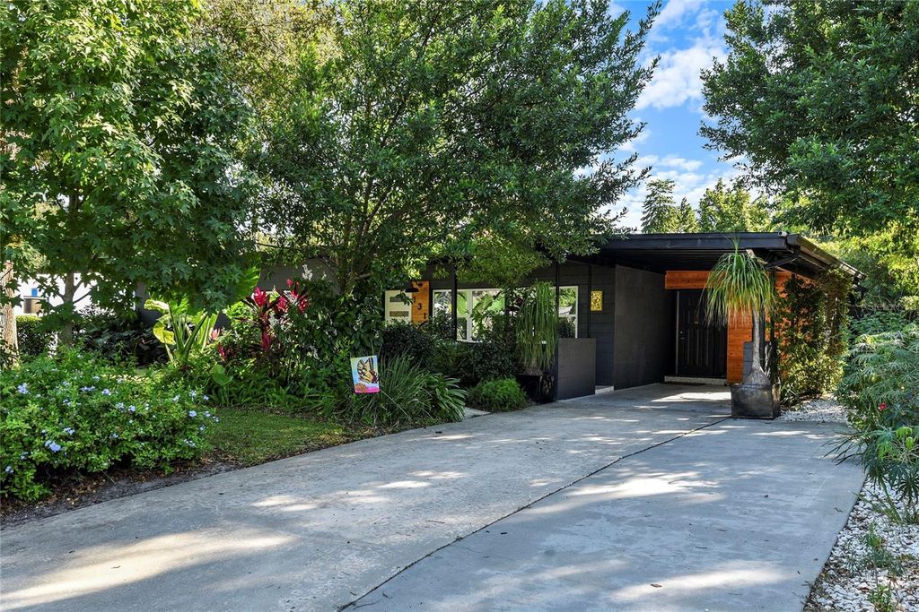 Photo of 131 W Lauren Court, Fern Park, FL 32730 (MLS # O6354277)