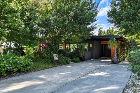 Photo of 131 W Lauren Court, Fern Park, FL 32730 (MLS # O6354277)