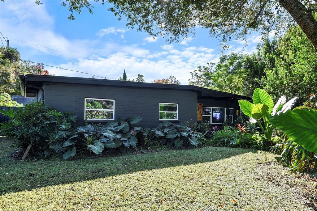 Photo of 131 W Lauren Court, Fern Park, FL 32730 (MLS # O6354277)