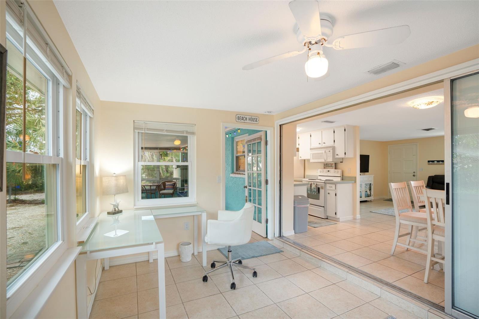 SOUTH VENICE - Residential