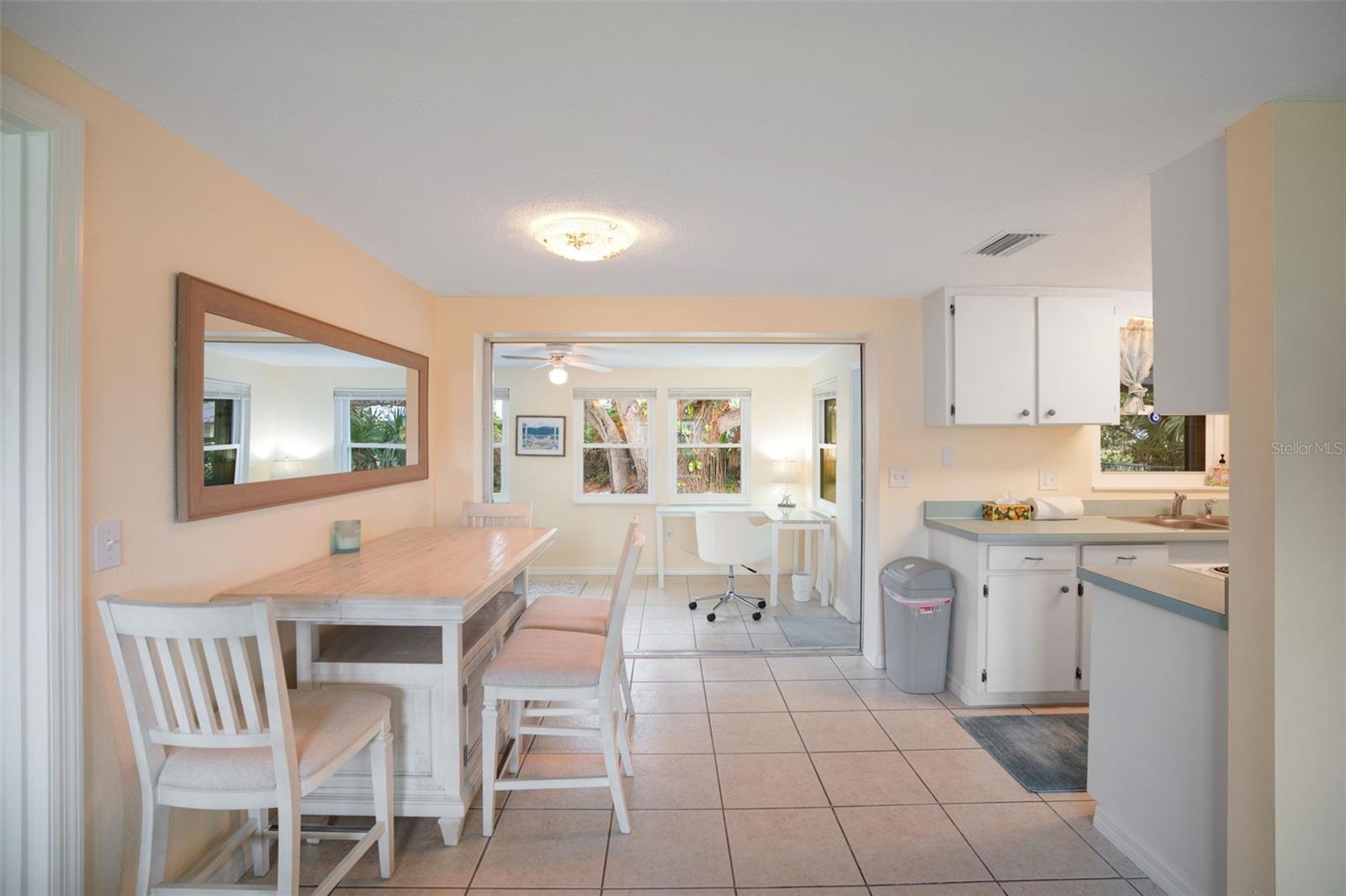 SOUTH VENICE - Residential