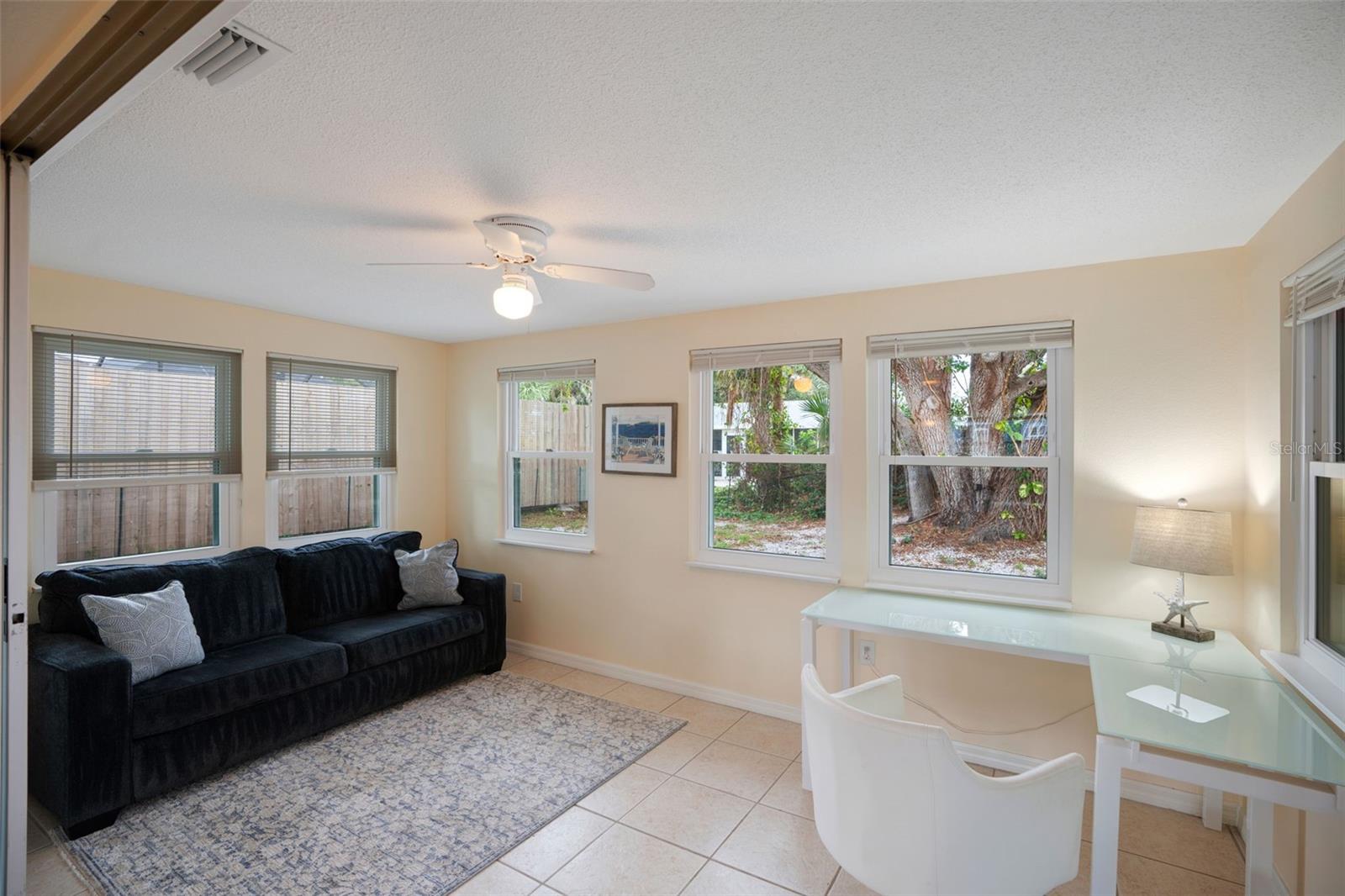 SOUTH VENICE - Residential