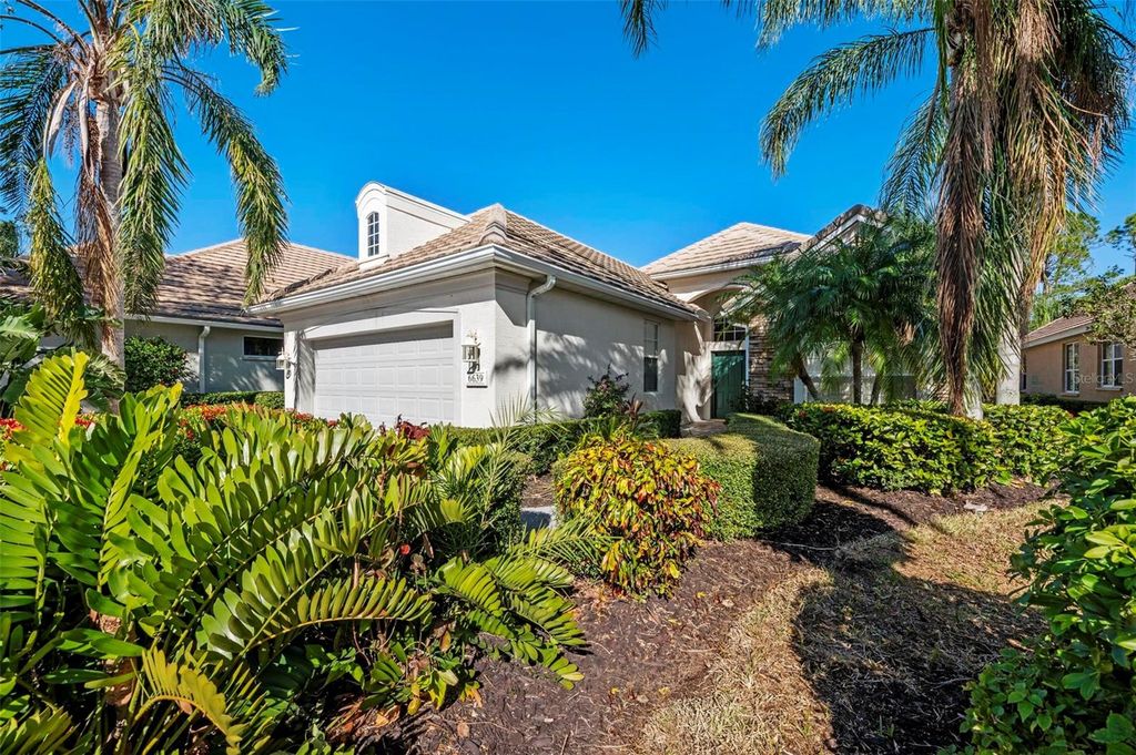 Photo of 6639 Pebble Beach Way, Lakewood Ranch, FL 34202 (MLS # A4679408)