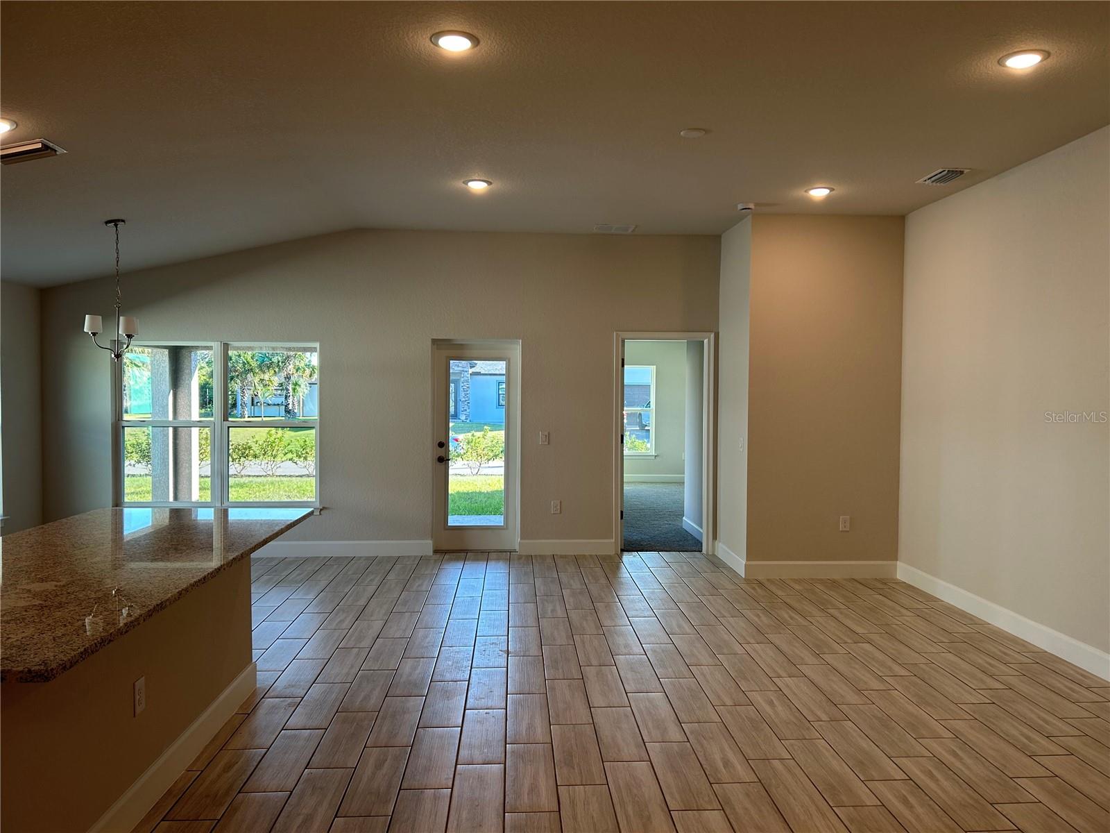 2600 AVERLAND LOOP