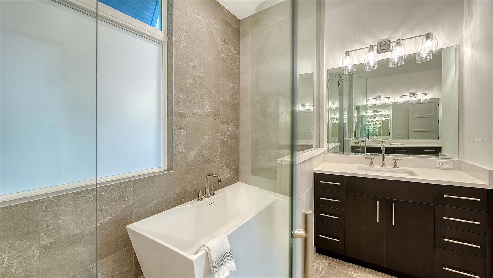 SIESTAS BAYSIDE WATERSIDE EAST - Residential