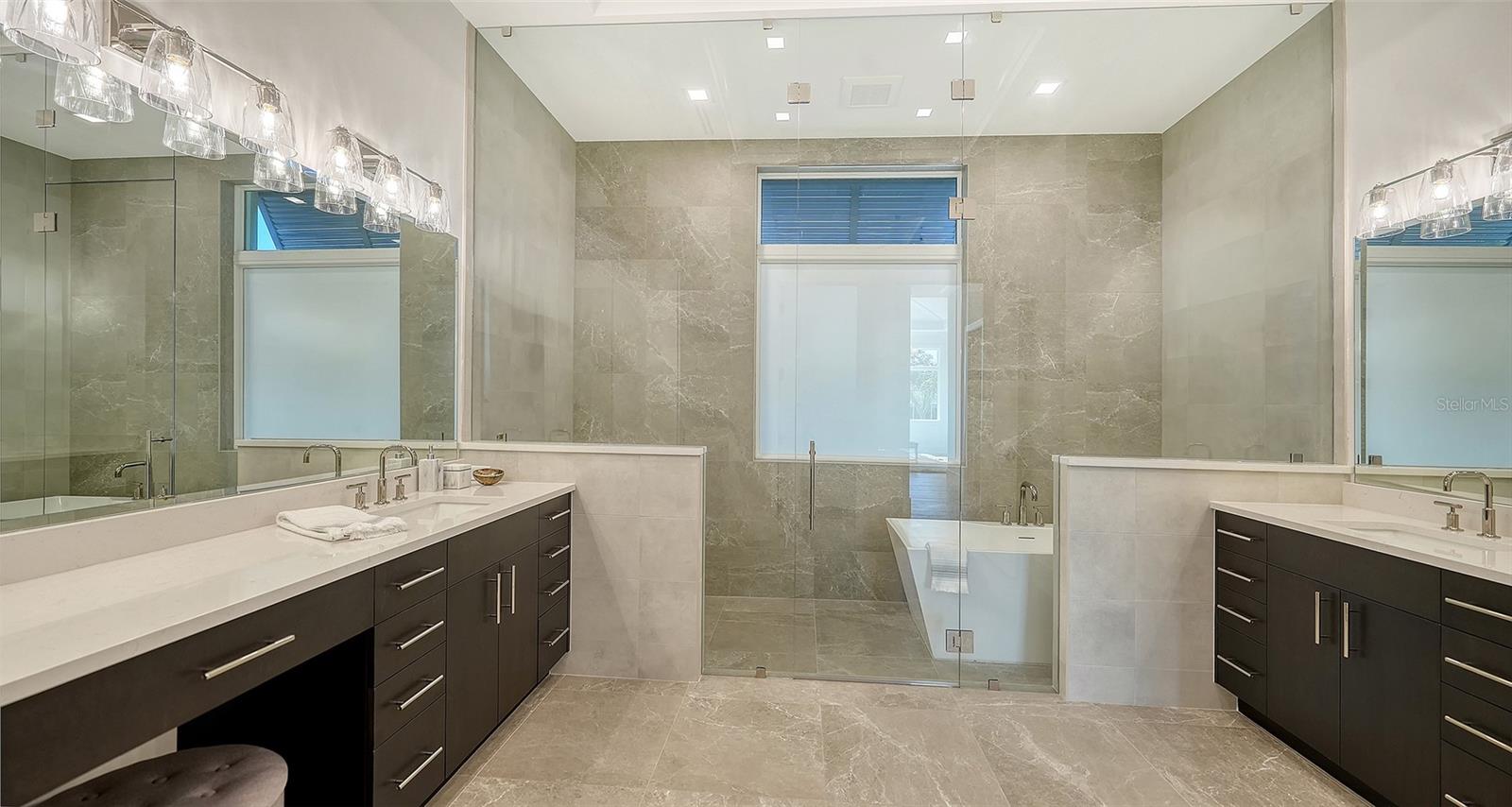 SIESTAS BAYSIDE WATERSIDE EAST - Residential