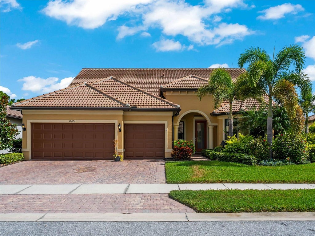 Photo of 19864 Petrino Street, Venice, FL 34293 (MLS # D6149344)