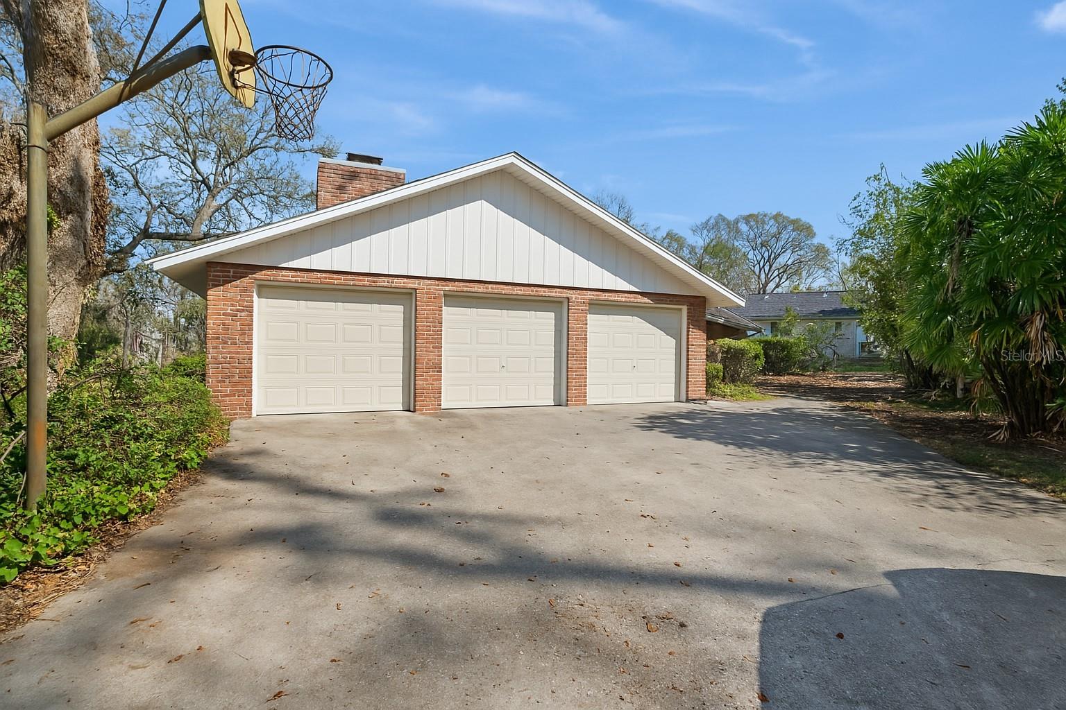322 SUNNYSIDE ROAD
