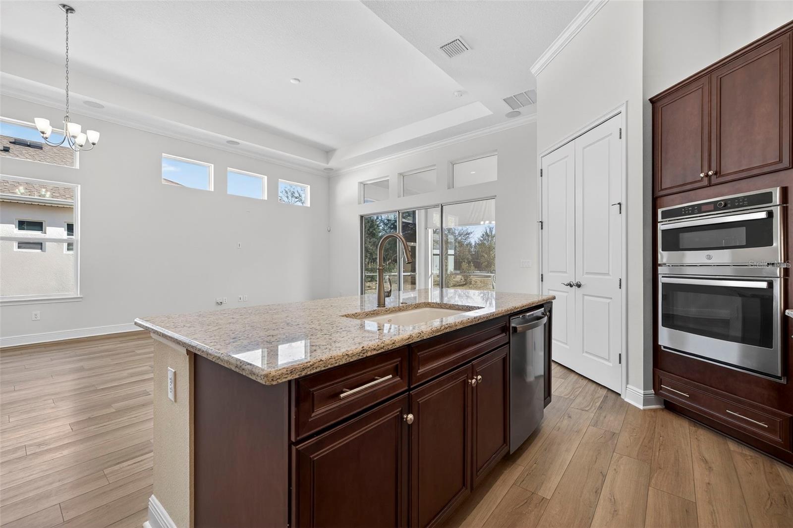 LAKE JOVITA GOLF & COUNTRY CLU - Residential