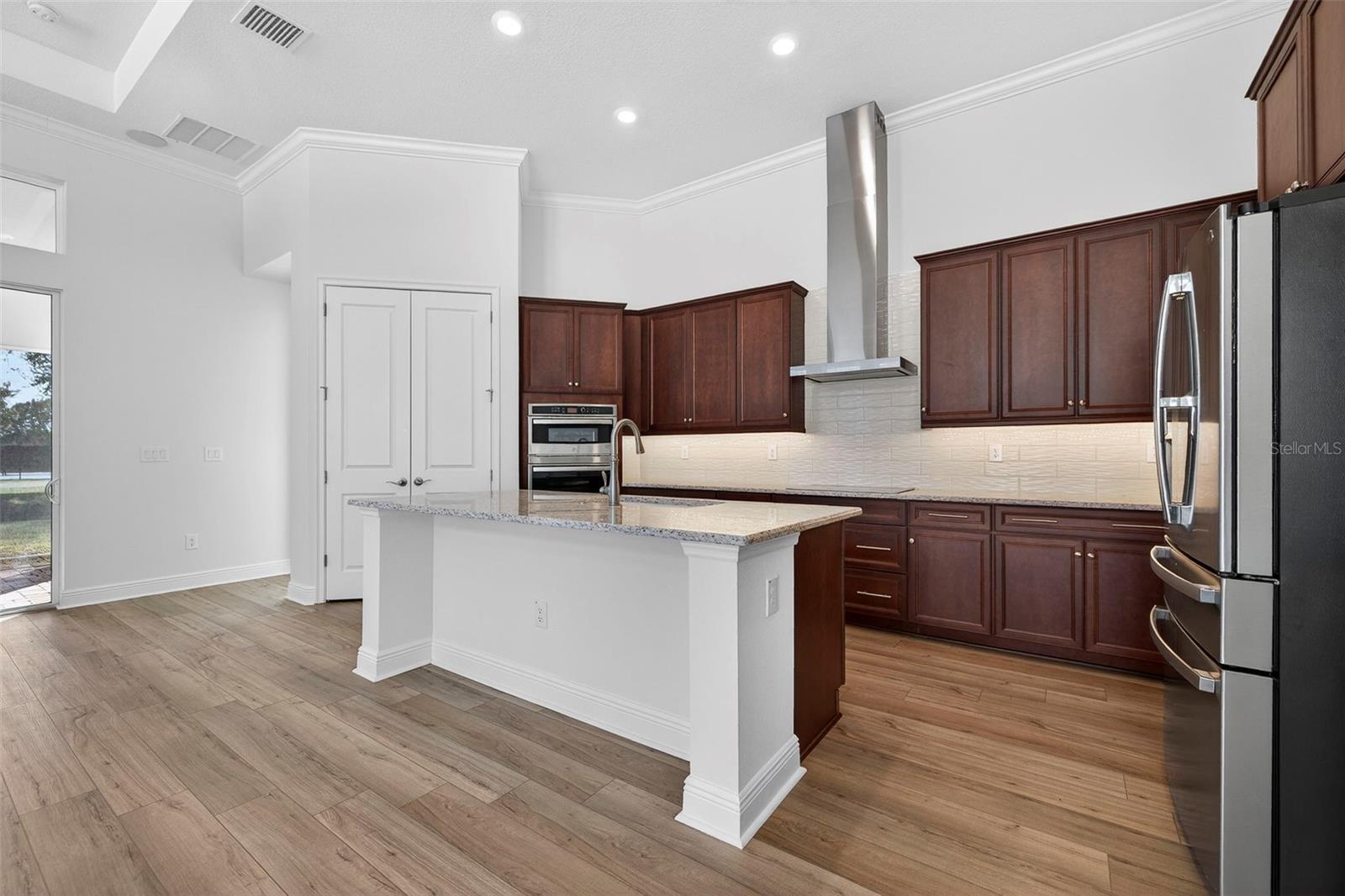 LAKE JOVITA GOLF & COUNTRY CLU - Residential