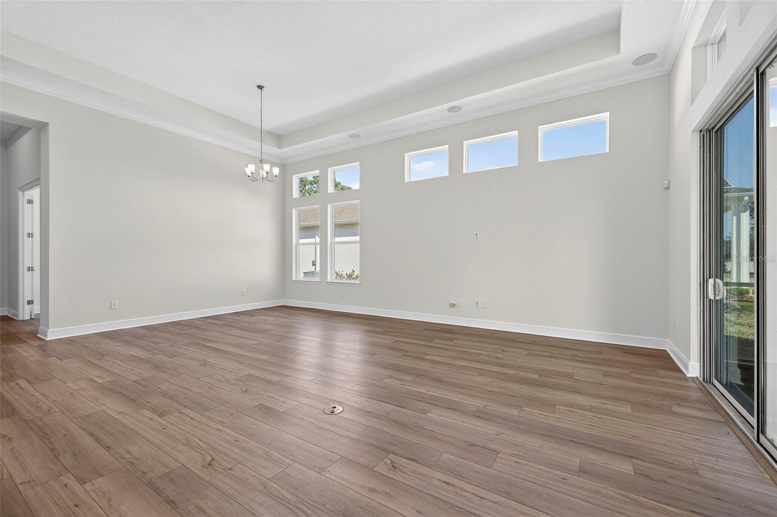 LAKE JOVITA GOLF & COUNTRY CLU - Residential