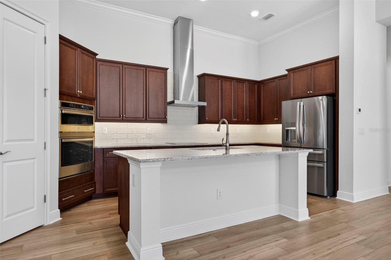 LAKE JOVITA GOLF & COUNTRY CLU - Residential