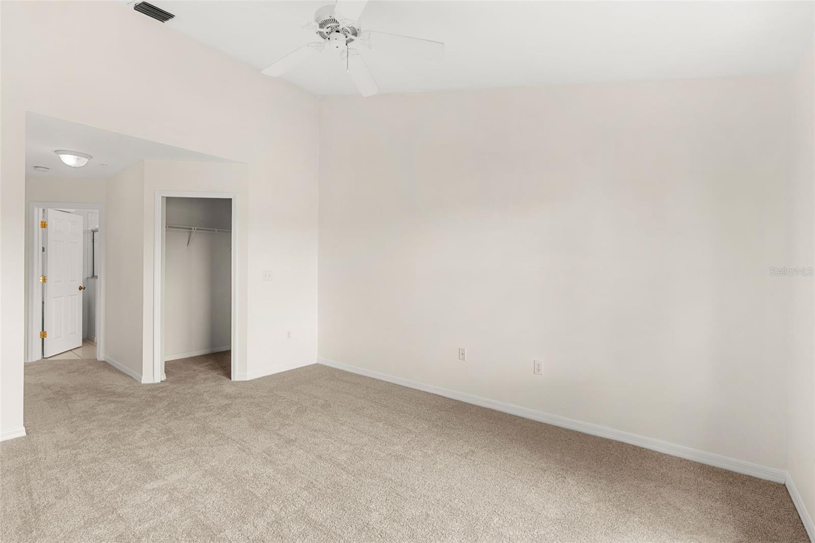 VILLAS LAKE DESTINY - Residential
