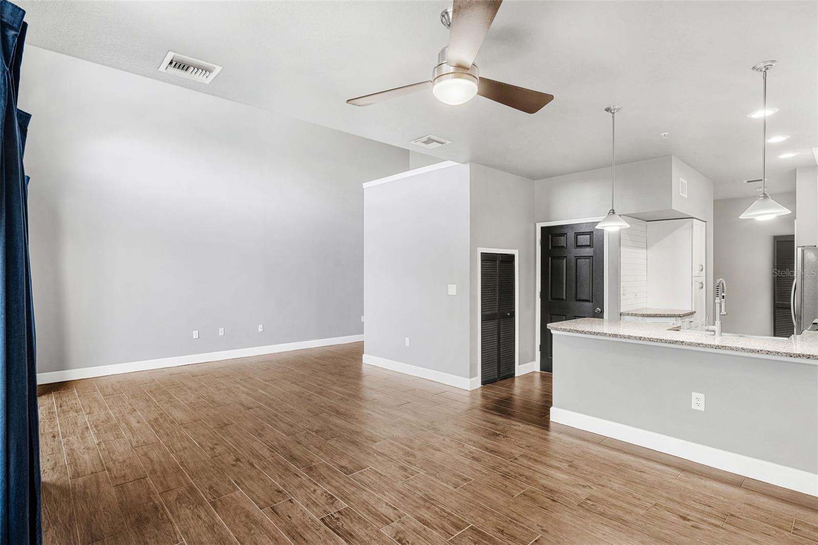 VILLAS LAKE DESTINY - Residential