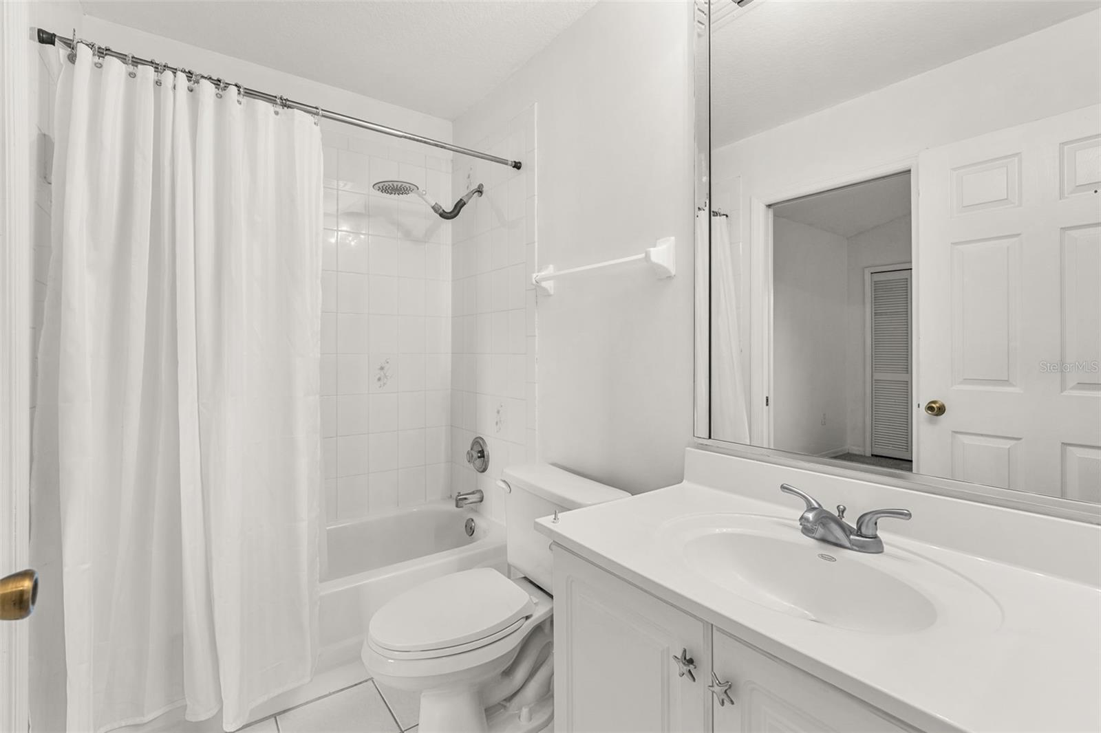 VILLAS LAKE DESTINY - Residential